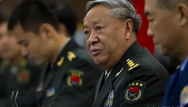 非常意外2009年开会时所用的茶杯是一个吃完的罐头瓶子(图1)